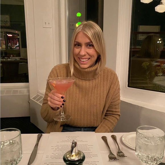 Meet your Posher, Audrey - Picture 1 of 2